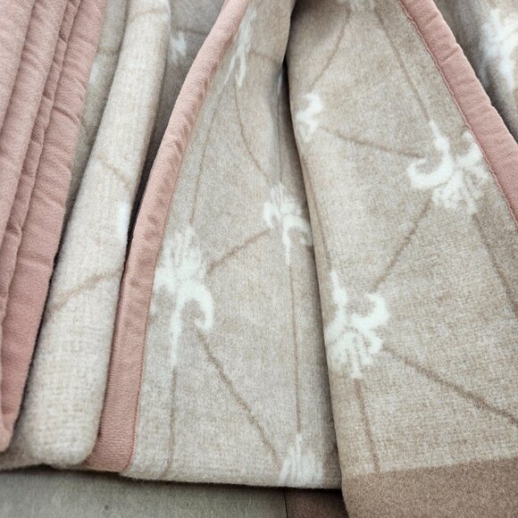 Pierre Balmain Blanket - Picture 7 of 10